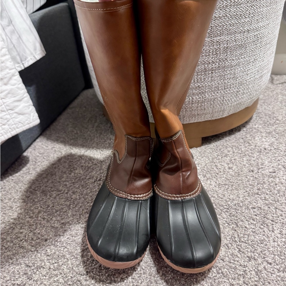 Black and Brown Duck Boots with Cream Lining